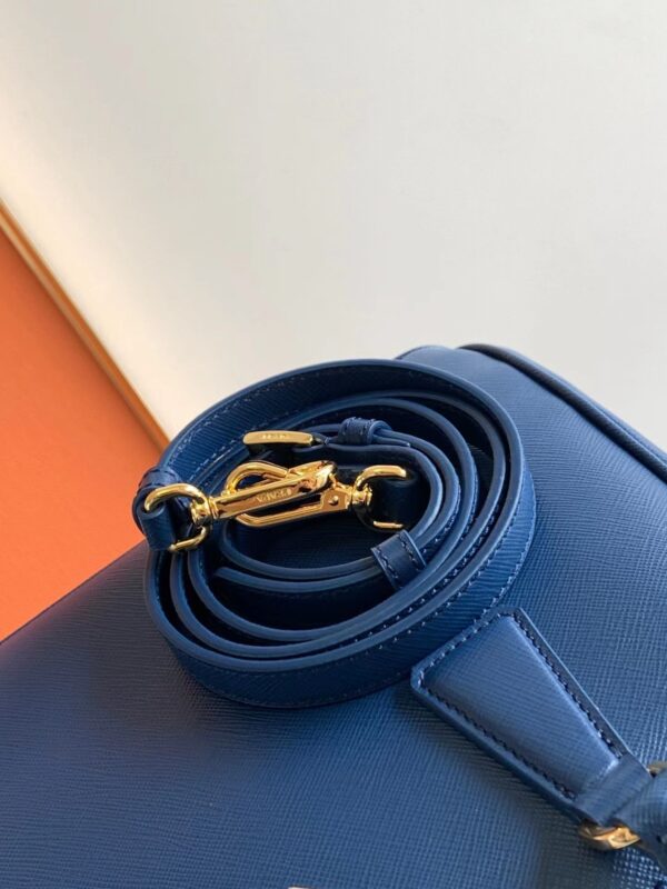 Prada - Image 7