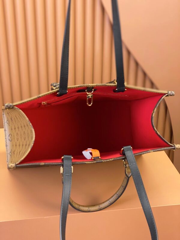 Louis Vuitton - Image 10