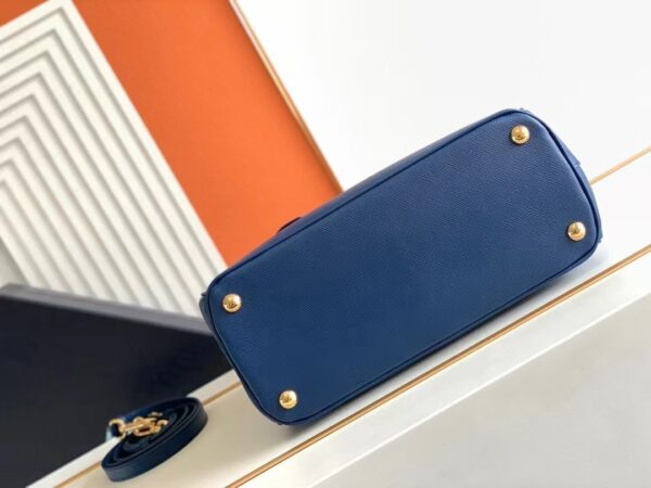 Prada - Image 5