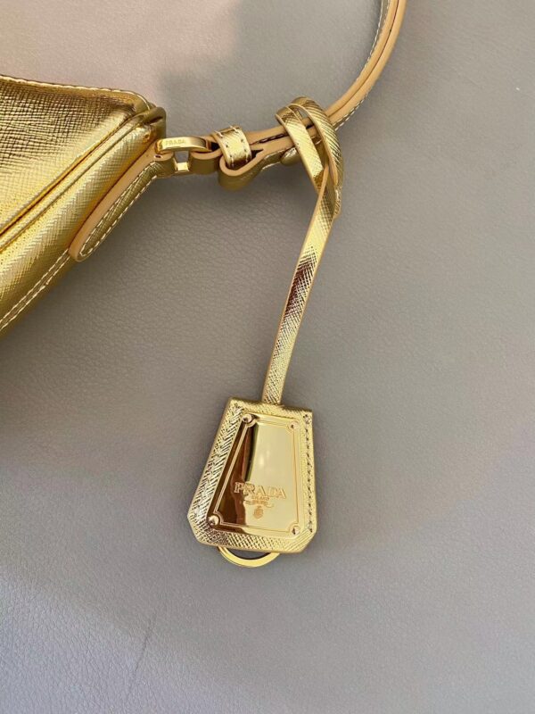Prada - Image 9