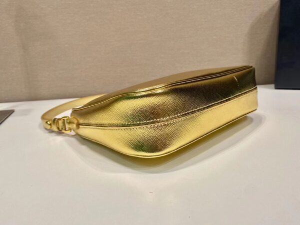Prada - Image 6