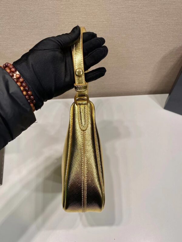 Prada - Image 7