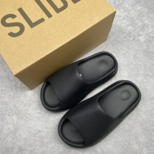 adidas Yeezy Slide