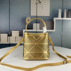 Prada 001